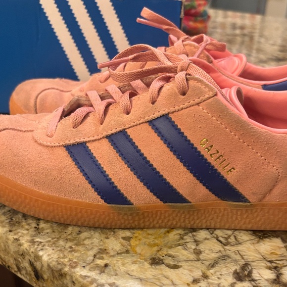 Adidas Gazelle Women's Pink and Navy Size 6 US - Picture 2 of 10